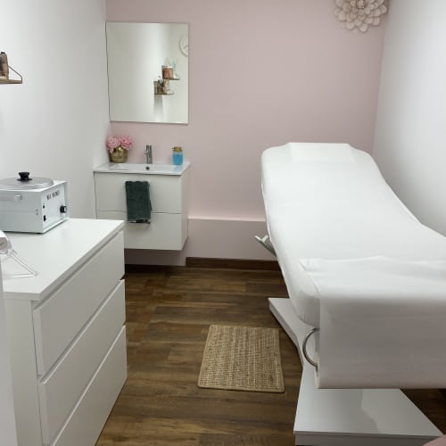 Nails Beauty By Marion - Institut de beauté Antibes - Nails Beauty By Marion - Photo Galerie - OneBooking