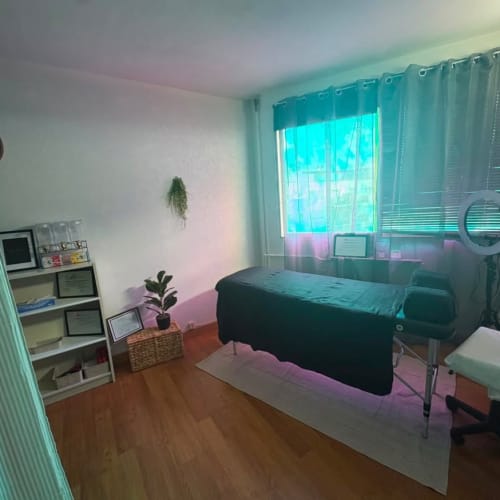 CCL & MRG Beauty - Onglerie Tours - CCL & MRG Beauty - Photo Galerie - OneBooking