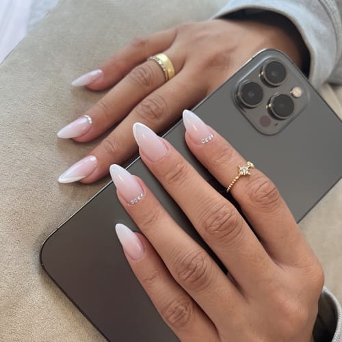 Blush Beauty Nails - Sourcils & cils Nice - Blush Beauty Nails - Photo Galerie - OneBooking