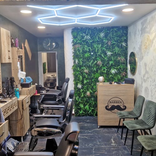 Big mustache - Coiffure Toulon - Big mustache - Photo Galerie - OneBooking