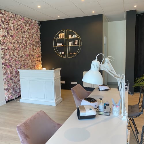 Lloren’s Esthetique - Onglerie Le Mans - Lloren’s Esthetique - Photo Galerie - OneBooking