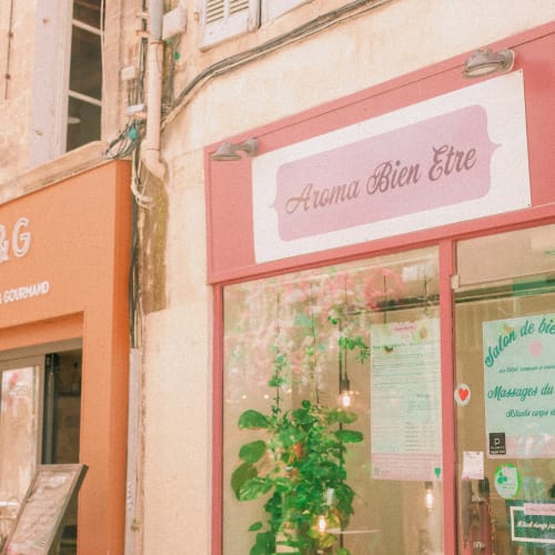 Aroma Bien être - Sourcils & cils Avignon - Aroma Bien être - Photo Galerie - OneBooking