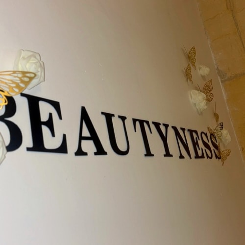 Institut Beautyness - Sourcils & cils Arles - Institut Beautyness - Photo Galerie - OneBooking