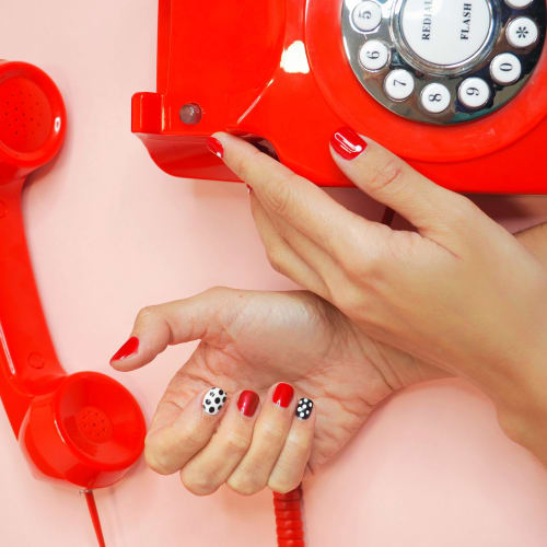 Pomme Rouge Nail Bar - Institut de beauté Paris - Pomme Rouge Nail Bar - Photo Galerie - OneBooking