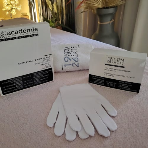 Clin d'Oeil Centre Esthétique Institut Beauté Soin Corps Balnéo UV - Onglerie Oloron-Sainte-Marie - Clin d'Oeil Centre Esthétique Institut Beauté Soin Corps Balnéo UV - Photo Galerie - OneBooking