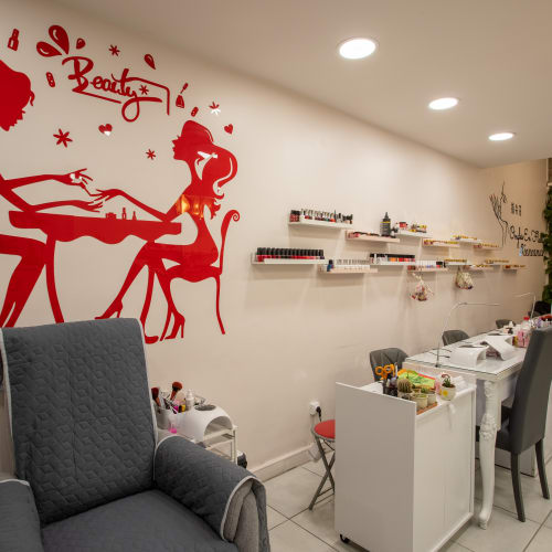Ongles en Fleurs - Onglerie Lyon - Ongles en Fleurs - Photo Galerie - OneBooking