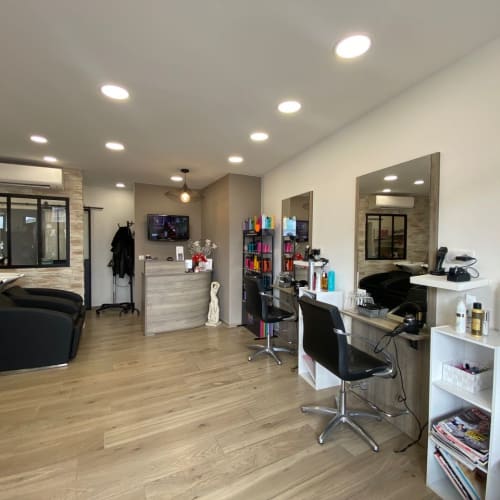 Salon de Coiffure Sabrina - Atelier de Léa - Sourcils & cils Grasse - Salon de Coiffure Sabrina - Atelier de Léa - Photo Galerie - OneBooking