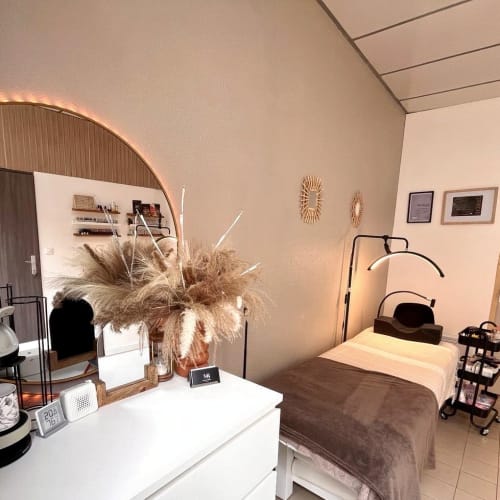 Mercedesz Beauty - Extension cils - Manucure - Onglerie Montpellier - Mercedesz Beauty - Extension cils - Manucure - Photo Galerie - OneBooking