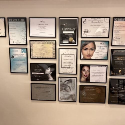 Sh Beauty Clinic - épilation laser - détatouage - microblading - candy lips - Coiffure Toulon - Sh Beauty Clinic - épilation laser - détatouage - microblading - candy lips - Photo Galerie - OneBooking