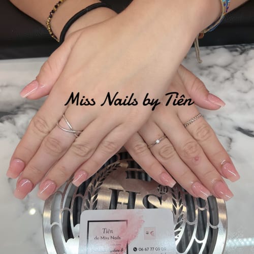 Miss Nails - Spécialiste de la résine - Onglerie Cagnes-sur-Mer - Miss Nails - Spécialiste de la résine - Photo Galerie - OneBooking