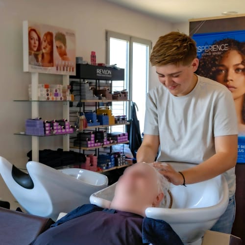 Divina Coiffure - Coiffure Châtellerault - Divina Coiffure - Photo Galerie - OneBooking