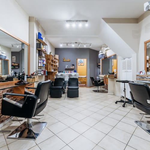 Julie G Coiffeur Créateur - Sourcils & cils Aubagne - Julie G Coiffeur Créateur - Photo Galerie - OneBooking