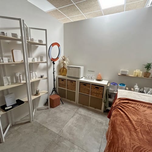 Espace beauté et bien être - Coiffure Hyères - Espace beauté et bien être - Photo Galerie - OneBooking