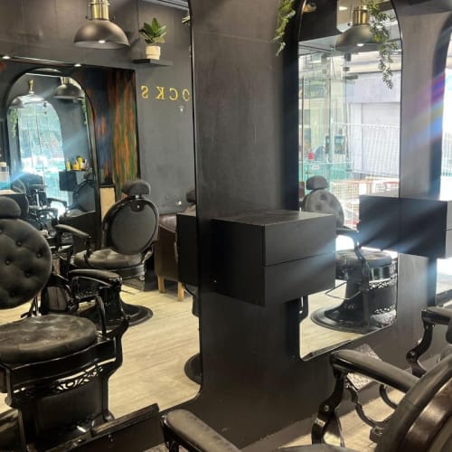 Luxe Locks 75 - Barbier Paris - Luxe Locks 75 - Photo Galerie - OneBooking