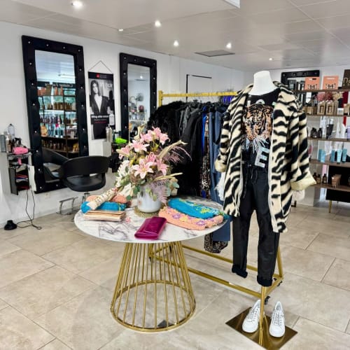 Aux Folies de Carine | NOUVEAUTÉ HEAD SPA - Sourcils & cils Grasse - Aux Folies de Carine | NOUVEAUTÉ HEAD SPA - Photo Galerie - OneBooking