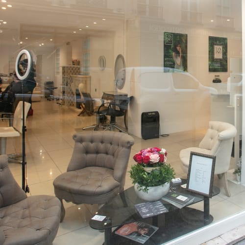 Hôtesse de l’Hair Institut - Coiffure Paris - Hôtesse de l’Hair Institut - Photo Galerie - OneBooking