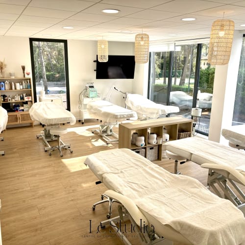 Le Studio - Coiffure Mougins - Le Studio - Centre de Formation - Photo Galerie - OneBooking
