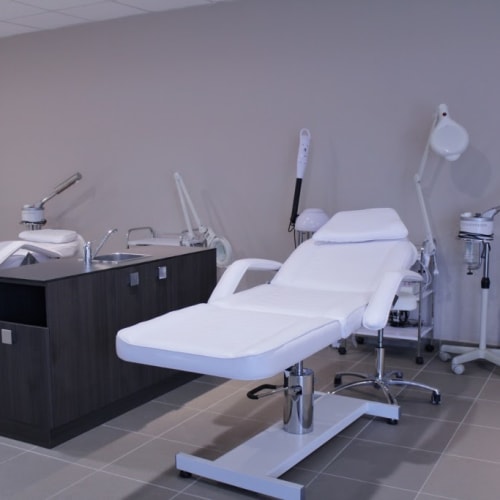 Ecole de Coiffure & Esthétique - Lycée Jules Ferry - Coiffure Montpellier - Ecole de Coiffure & Esthétique - Lycée Jules Ferry - Photo Galerie - OneBooking