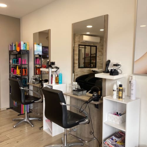 Salon de Coiffure Sabrina - Atelier de Léa - Sourcils & cils Grasse - Salon de Coiffure Sabrina - Atelier de Léa - Photo Galerie - OneBooking