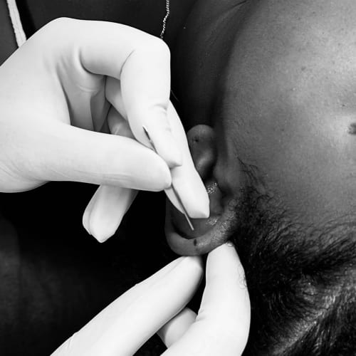 Veuve Noire Piercing - Sourcils & cils La Seyne-sur-Mer - Veuve Noire Piercing - Photo Galerie - OneBooking