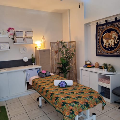 IRIS Massage Thai - Sourcils & cils Aubagne - IRIS Massage Thai - Photo Galerie - OneBooking