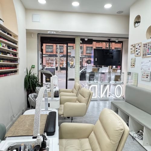 Ongles Notre-Dame Nails & Regard - Institut de beauté Paris - Ongles Notre-Dame Nails & Regard - Photo Galerie - OneBooking