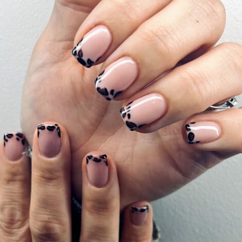 Mercedesz Beauty - Extension cils - Manucure - Onglerie Montpellier - Mercedesz Beauty - Extension cils - Manucure - Photo Galerie - OneBooking