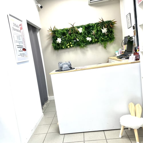 Les trésors de l‘ongle - Onglerie Rousset - Les trésors de l‘ongle - Photo Galerie - OneBooking