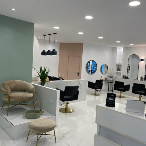 BLUSH Concept (ancien Mya Coiffure) - Massage Marseille - BLUSH Concept (ancien Mya Coiffure) - Photo Galerie - OneBooking