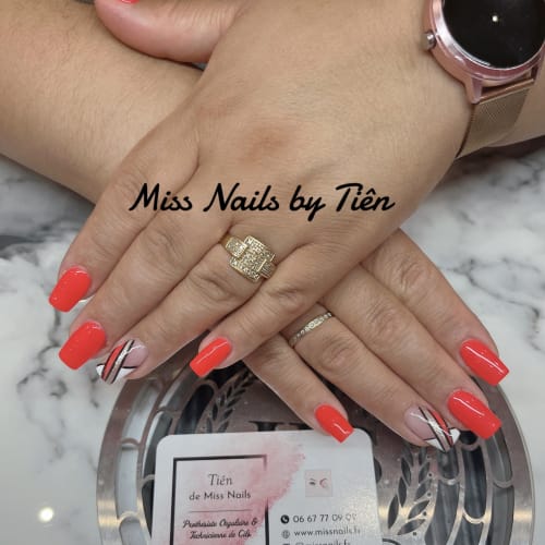 Miss Nails - Spécialiste de la résine - Onglerie Cagnes-sur-Mer - Miss Nails - Spécialiste de la résine - Photo Galerie - OneBooking