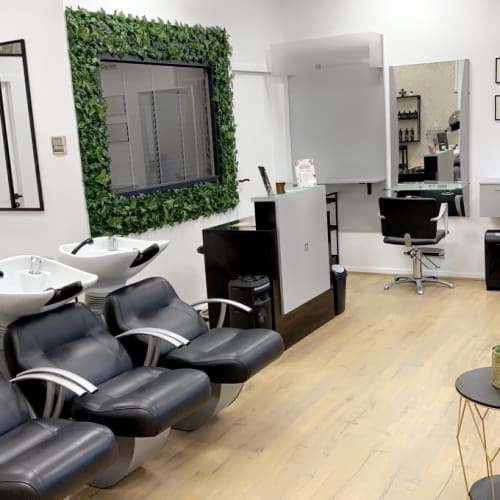 KLK Coiffure & Esthétique - Sourcils & cils Saint-Priest - KLK Coiffure & Esthétique - Photo Galerie - OneBooking