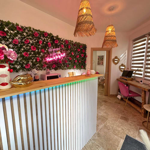 Mains de fée by A2 - Sourcils & cils Saint-Quentin - Mains de fée by A2 - Photo Galerie - OneBooking