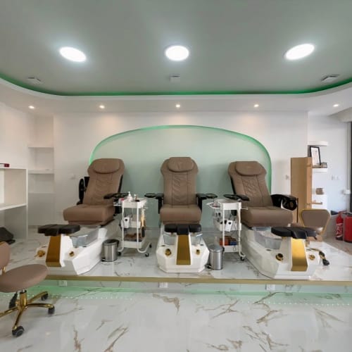 MOI Ongles & Head Spa & Cils - Institut de beauté Vitrolles - MOI Ongles & Head Spa & Cils - Photo Galerie - OneBooking