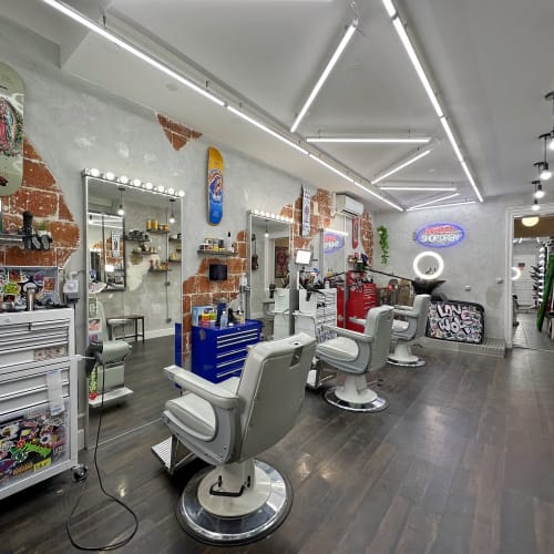 Lone Wolf Concept (Fondaudège) - Barbier Bordeaux - Lone Wolf Concept (Fondaudège) - Photo Galerie - OneBooking