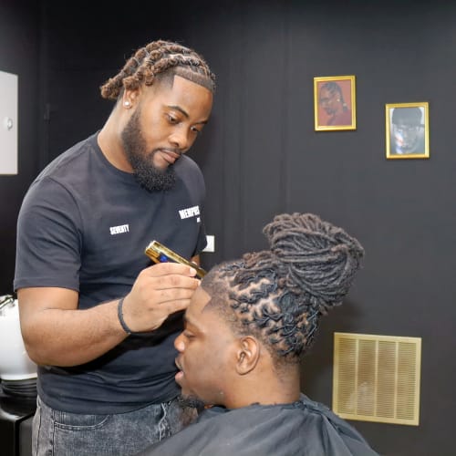 Memphis Cut - Coiffure Saint-Étienne - Memphis Cut - Photo Galerie - OneBooking