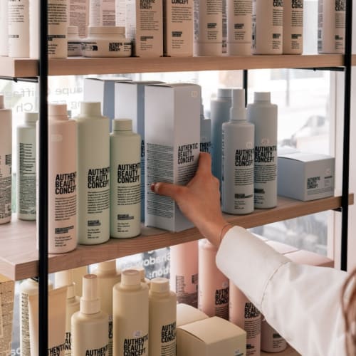 L’Artisan Coiffeur by M｜RUE SAINTE - Coiffure Marseille - L’Artisan Coiffeur by M｜RUE SAINTE - Photo Galerie - OneBooking