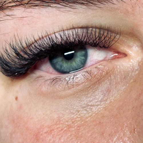 Velvet eyes - Coiffure Béthune - Velvet eyes - Photo Galerie - OneBooking