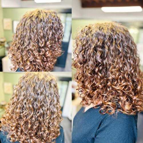 Les sœurs LauLi / La boucle by Laura (coiffeuse cheveux bouclés) - Onglerie Metz - Les sœurs LauLi / La boucle by Laura (coiffeuse cheveux bouclés) - Photo Galerie - OneBooking