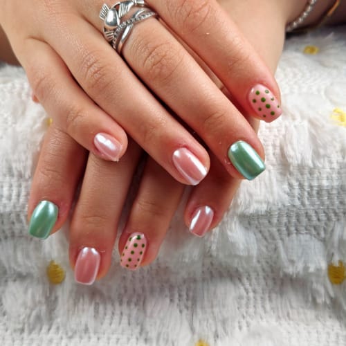 Laure Nail's 83 - Coiffure Toulon - Laure Nail's 83 - Photo Galerie - OneBooking