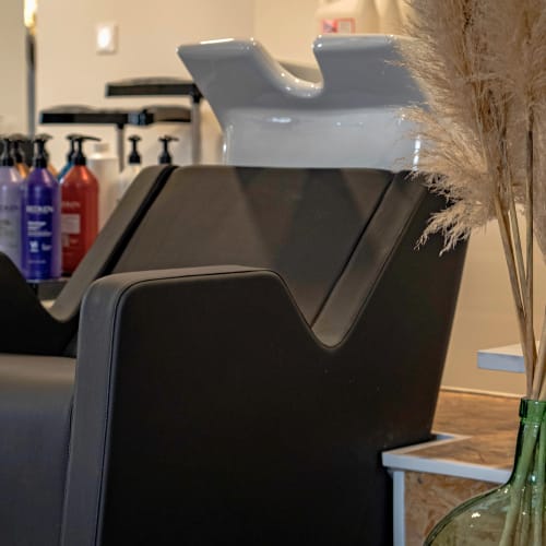 Les 2 Essences by L'Élégance - Coiffure Saint-Maximin-la-Sainte-Baume - L’élégance Centre de Beauté & Coiffure - Photo Galerie - OneBooking