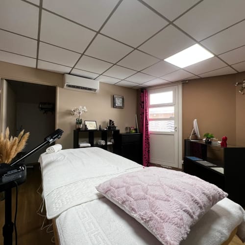 J&J institut - Sourcils & cils Arles - J&J institut - Photo Galerie - OneBooking
