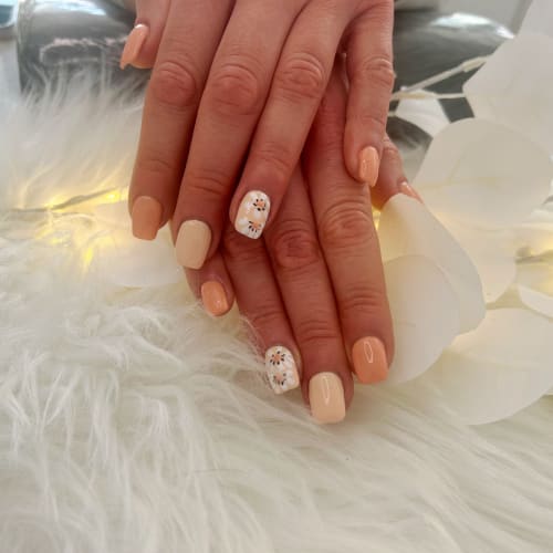 Glow up Nails & Beauty - Institut de beauté Melun - Glow up Nails & Beauty - Photo Galerie - OneBooking