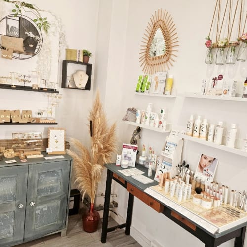 L'évidence Institut de beauté - Sourcils & cils Arles - L'évidence Institut de beauté - Photo Galerie - OneBooking
