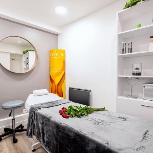 Pomme Rouge Nail Bar - Institut de beauté Paris - Pomme Rouge Nail Bar - Photo Galerie - OneBooking