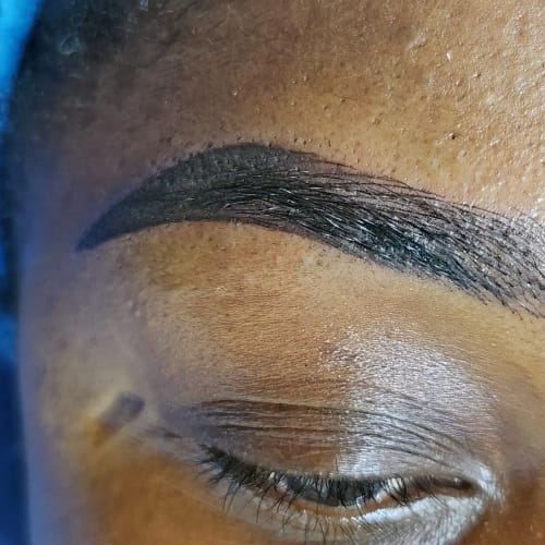 Beewomanly Brow & Lashes - Institut de beauté Lyon - Beewomanly Brow & Lashes - Photo Galerie - OneBooking