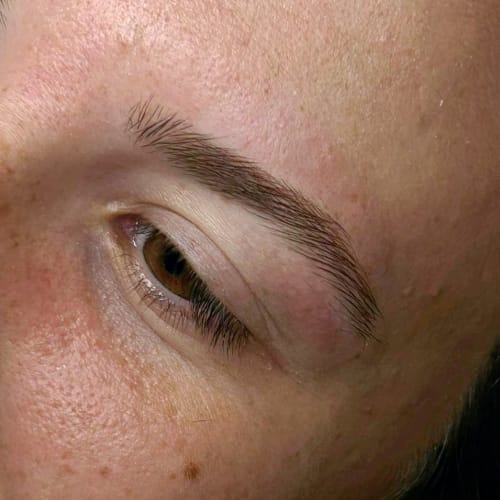 Une Pose chez Vivi - Sourcils & cils Nice - Une Pose chez Vivi - Photo Galerie - OneBooking