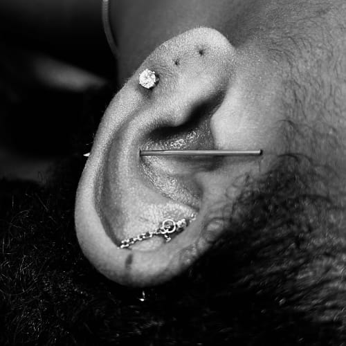 Veuve Noire Piercing - Sourcils & cils La Seyne-sur-Mer - Veuve Noire Piercing - Photo Galerie - OneBooking
