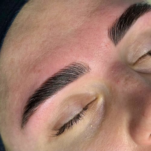 La pause beauté Hyères - Sourcils & cils Hyères - La pause beauté Hyères - Photo Galerie - OneBooking
