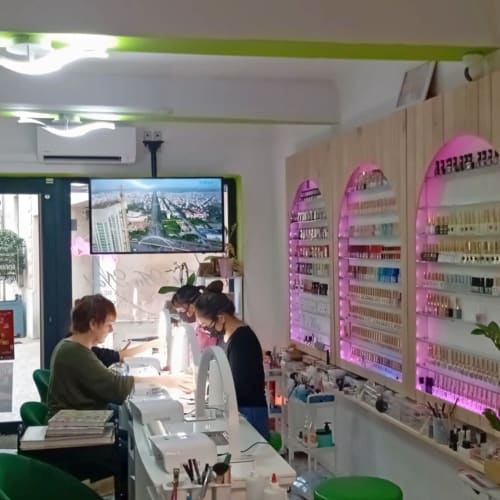 Tuyet An Nail - Coiffure Nîmes - Tuyet An Nail - Photo Galerie - OneBooking
