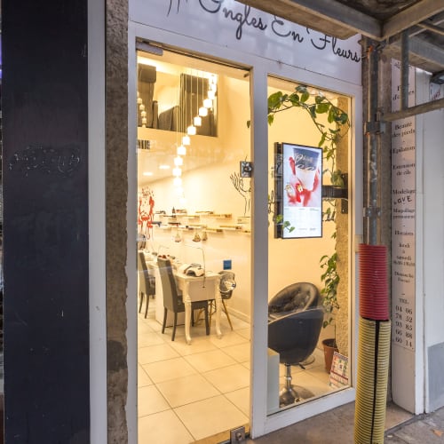 Ongles en Fleurs - Onglerie Lyon - Ongles en Fleurs - Photo Galerie - OneBooking